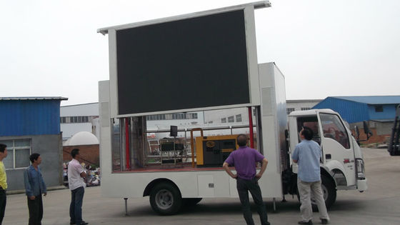 Εικόνα οθόνης LED αυτοκινήτου με βαθμολογία IP65 και φωτεινότητα ≥6500cd/m2
