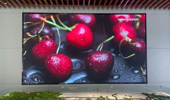 P2.5 Εσωτερική οθόνη LED υψηλό ποσοστό ανανέωσης Kinglight για τοίχο εσωτερικού μπαρ